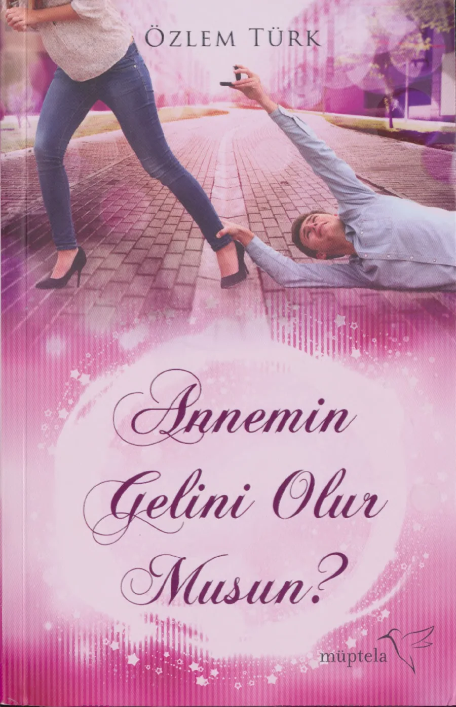 Annemin Gelini Olur Musun kitap kapağı