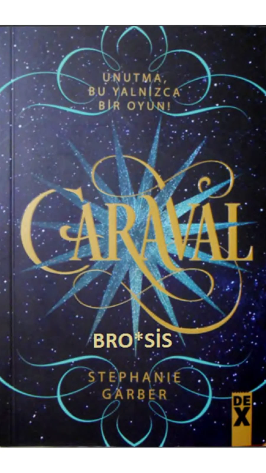 Caraval kapak görseli