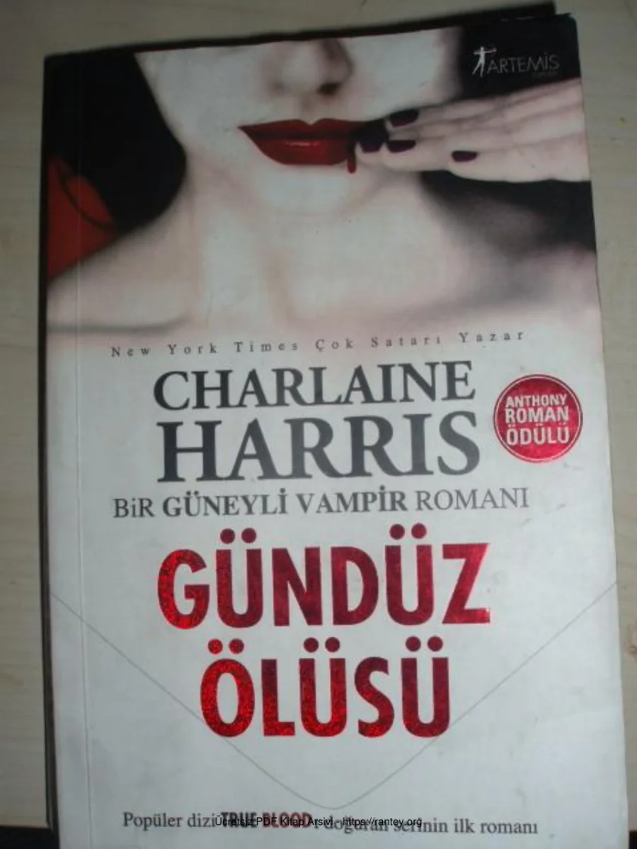 Charlaine Harris kapak görseli