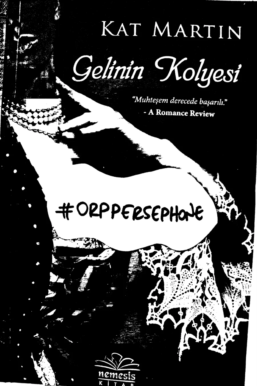 Gelinin Kolyesi kapak görseli