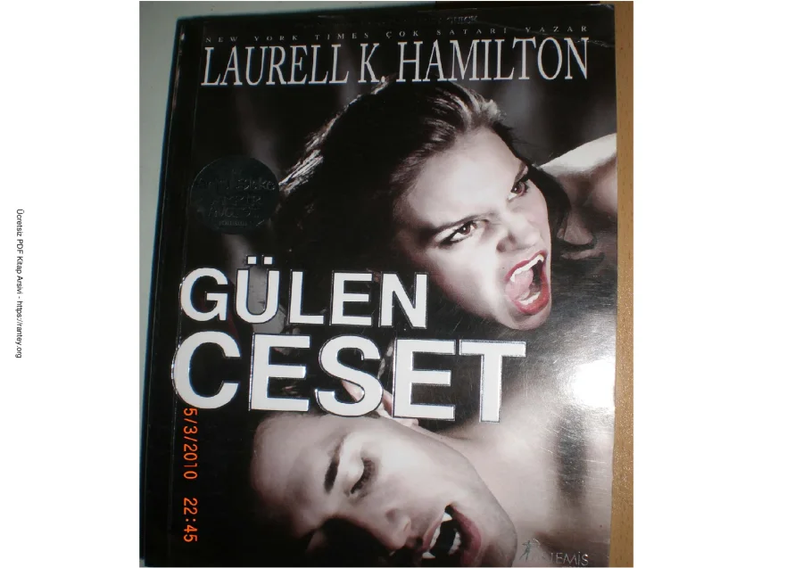 gülen ceset kapak görseli