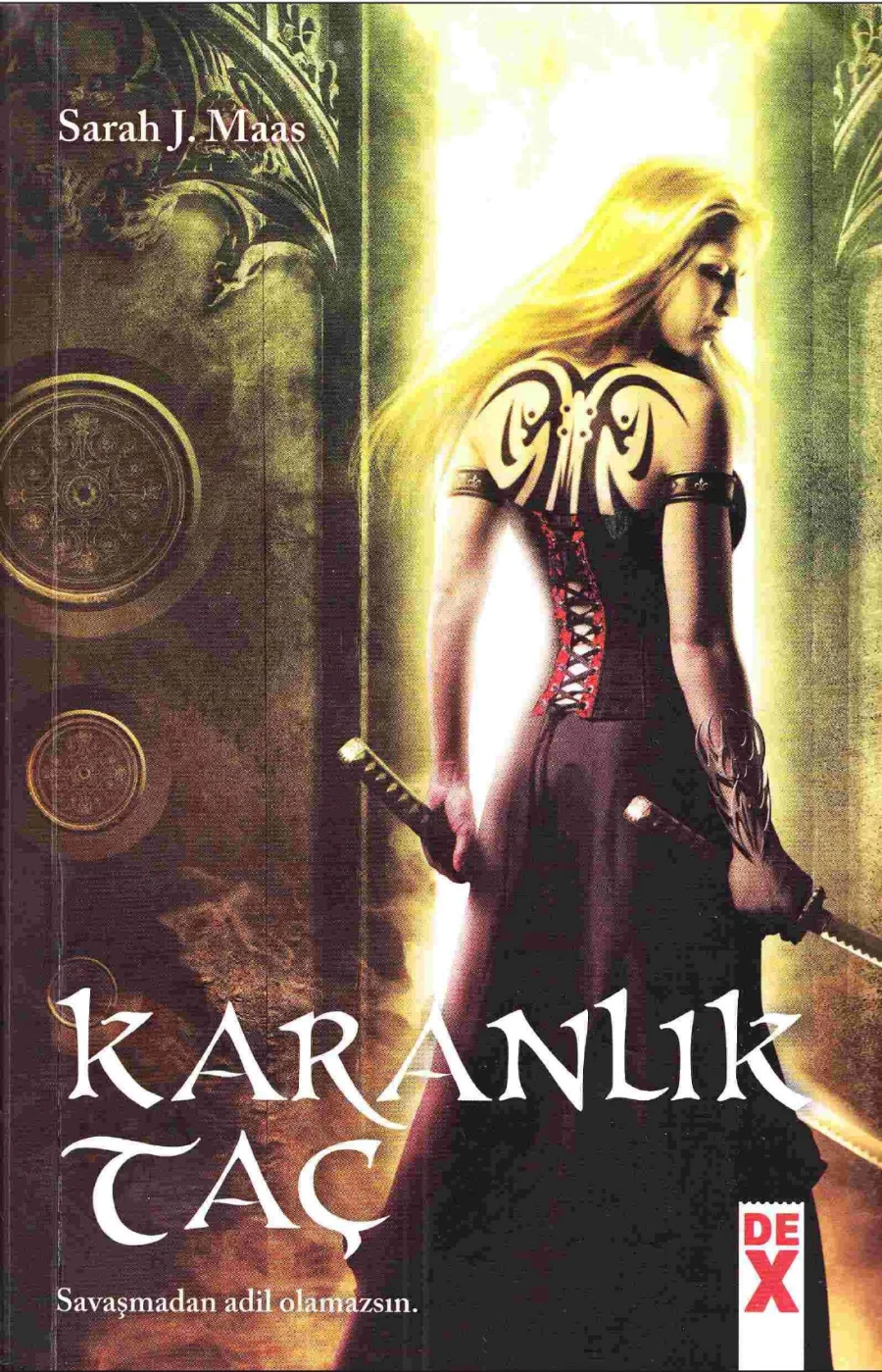 Karanlık Taç kapak görseli