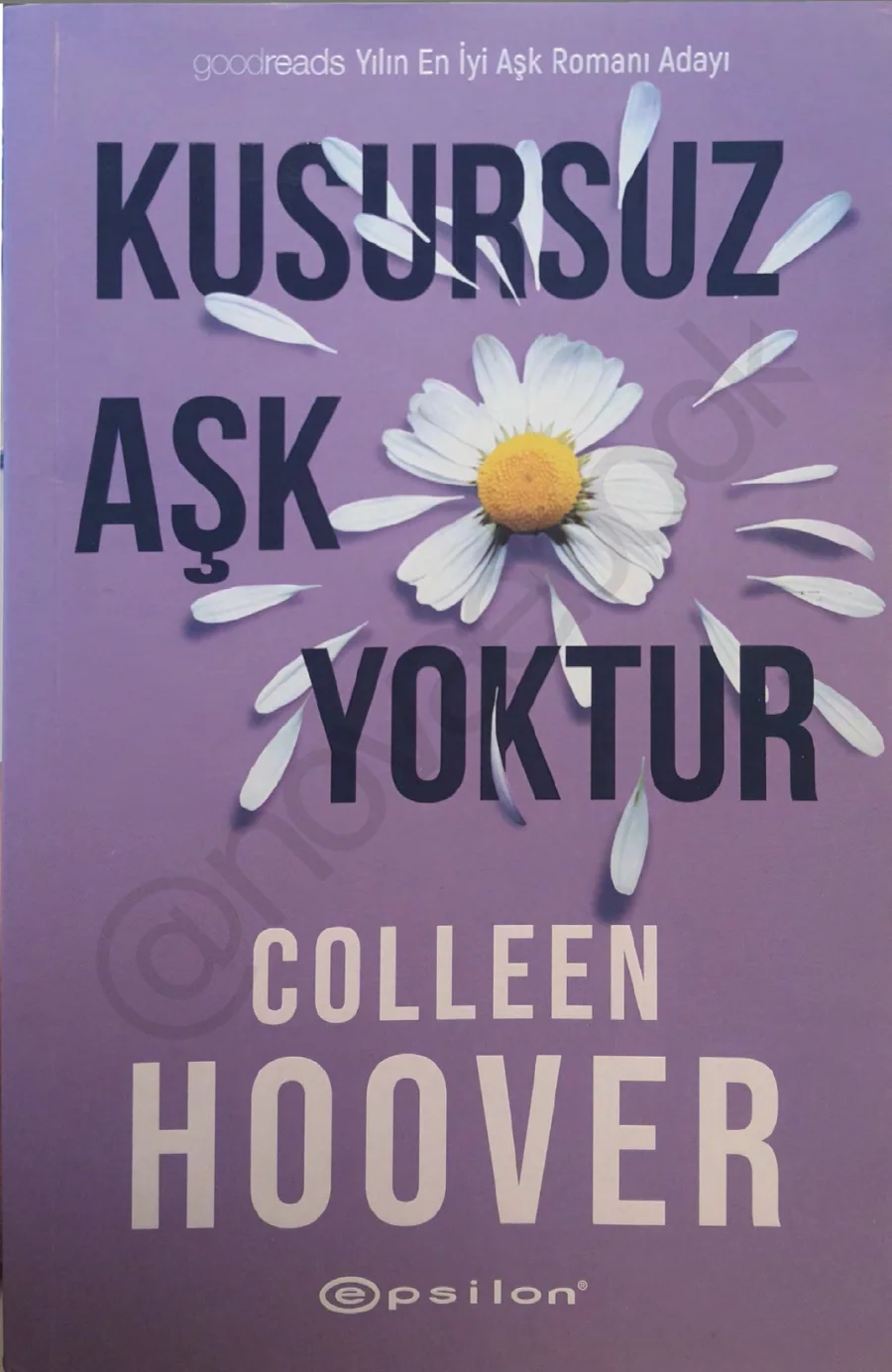 Kusursuz Aşk Yoktur kapak görseli