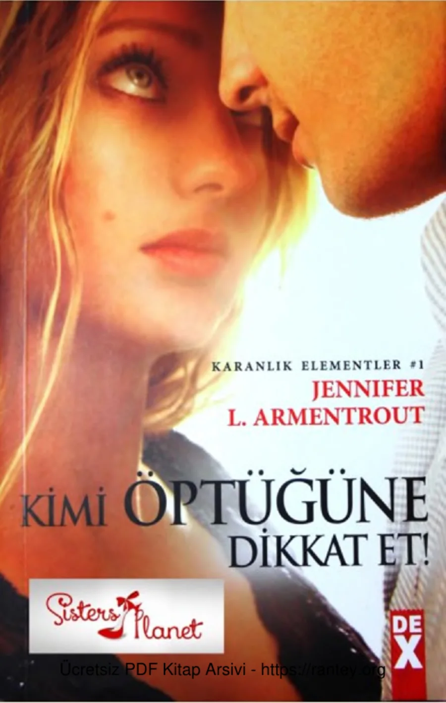 The Dark Elements 1 Kimi Öptüğüne Dikkat kapak görseli